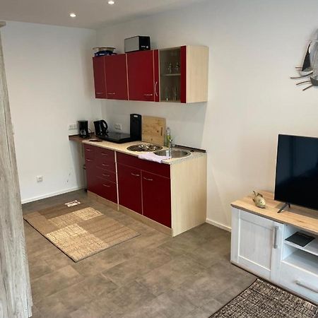 Ferienwohnung Nora Mit Blick Auf Den Ribnitzer See Buitenkant foto